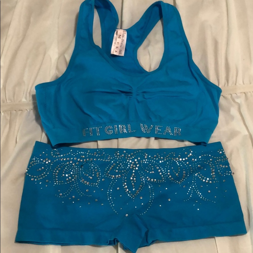 FIT GIRL WEAR